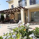 Latchi Bay Evergreen * Neo Chorio