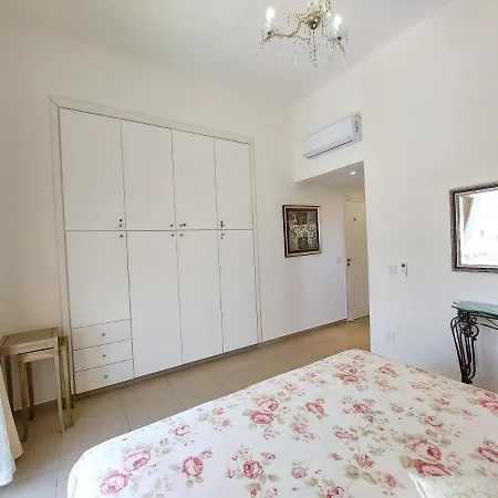 Latchi Bay Evergreen Villa *