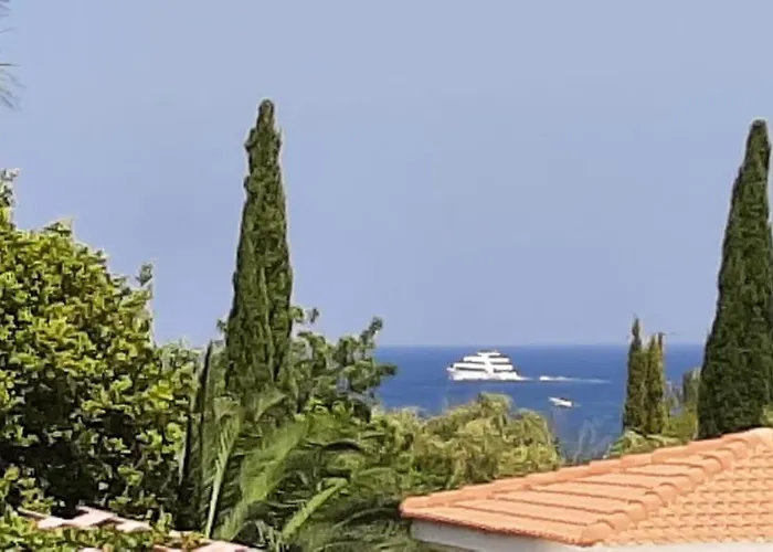 Villa Latchi Bay Evergreen Neo Chorio