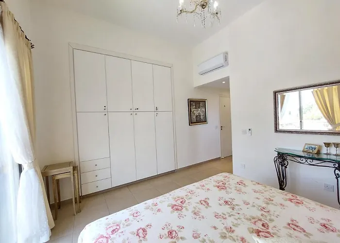 Latchi Bay Evergreen Villa *