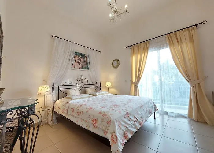 Latchi Bay Evergreen Villa Neo Chorio